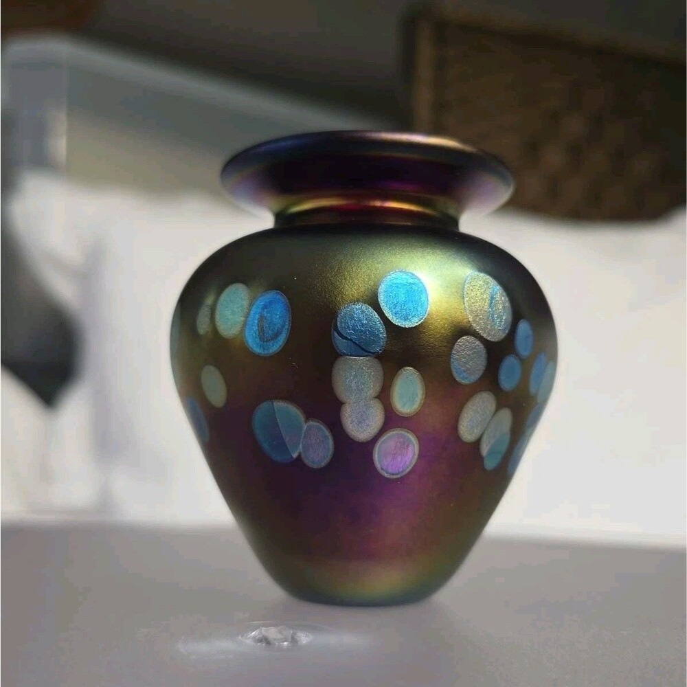 Stunning Iridescent Metallic Oil Spot Art Glass Vase Artist Signed Vintage 3" - Picture 2 of 16